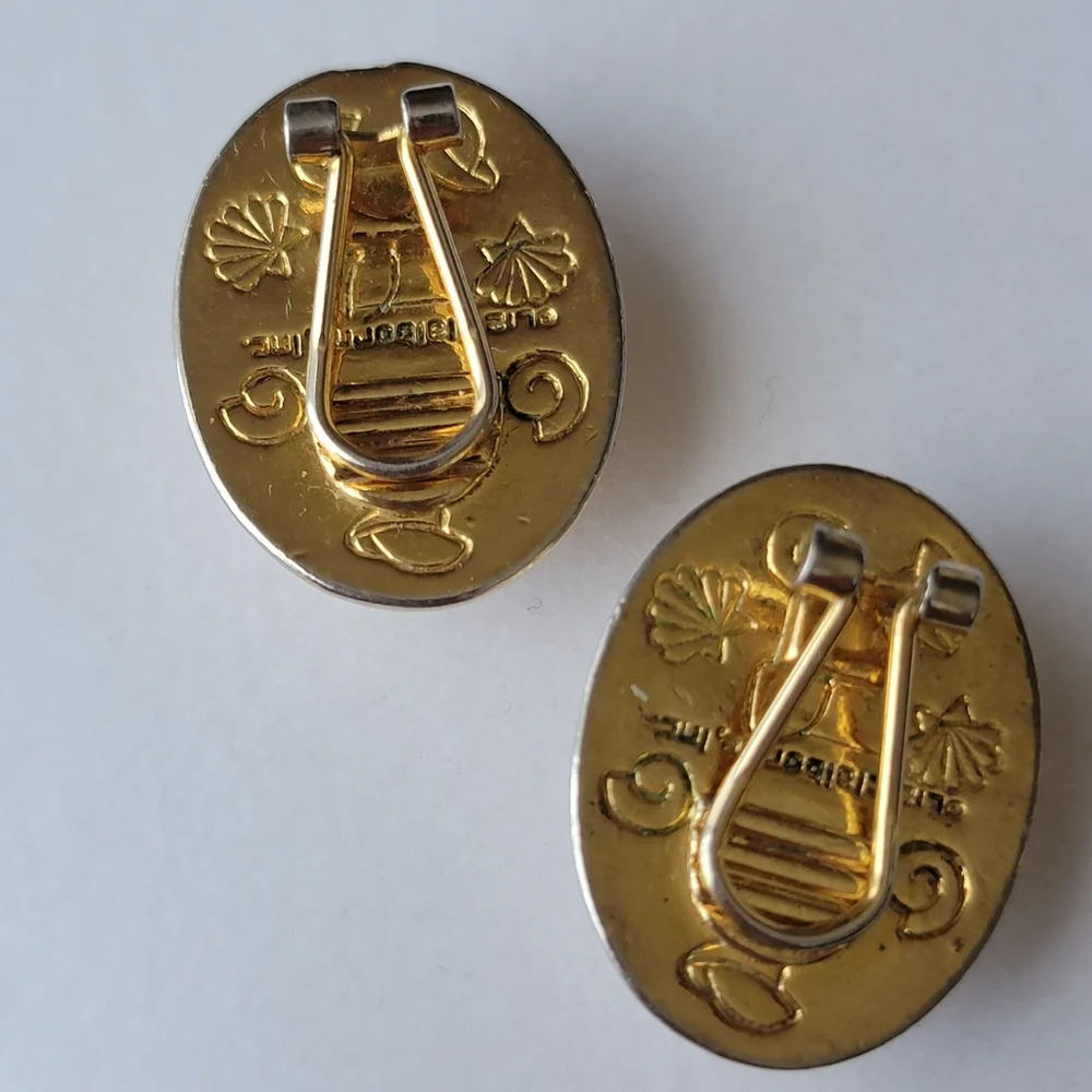 Vintage Liz Claiborne Clip On Earrings Pearl and Gold Tone Seashell Oval